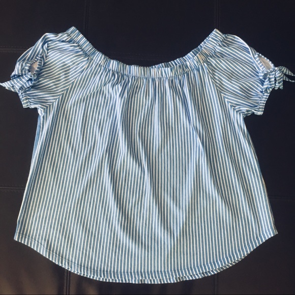 đź’ś 3 for $12 H&M Blue and White Striped Off Shoulder Top NWOT - Picture 1 of 8